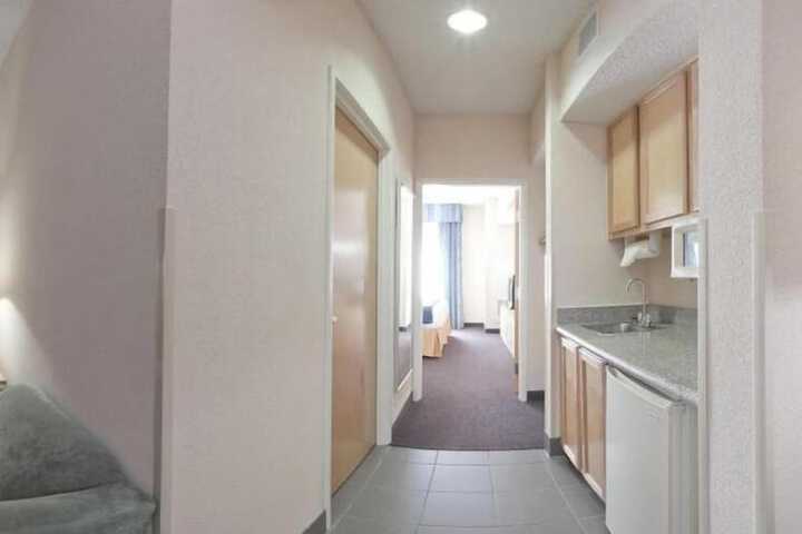 Room 29 of 65
