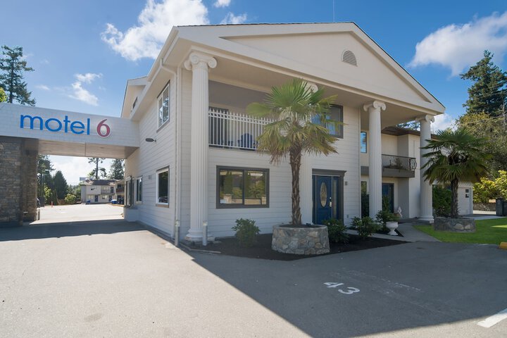 Hotel 6 of 51