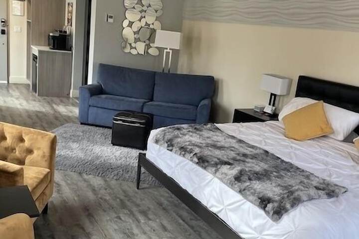 Room 11 of 36