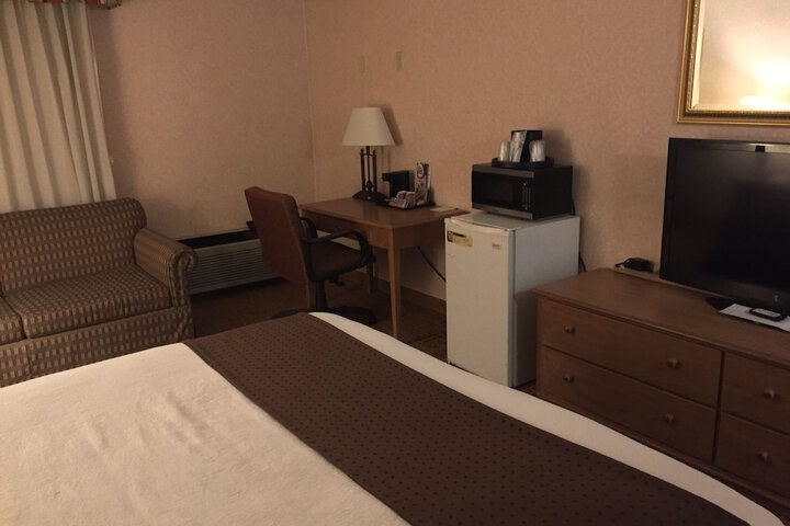 Room 10 of 34