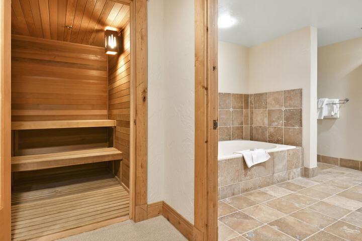 Grand Summit Hotel - Canyons Village a RockResort