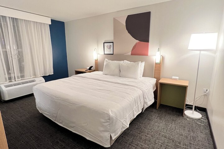 Room 15 of 26
