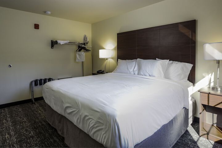 Cobblestone Inn & Suites - Brookville