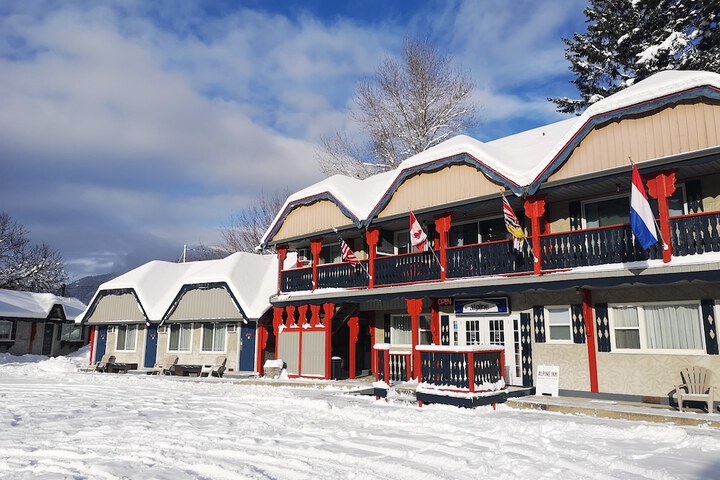 Hotel 3 of 66
