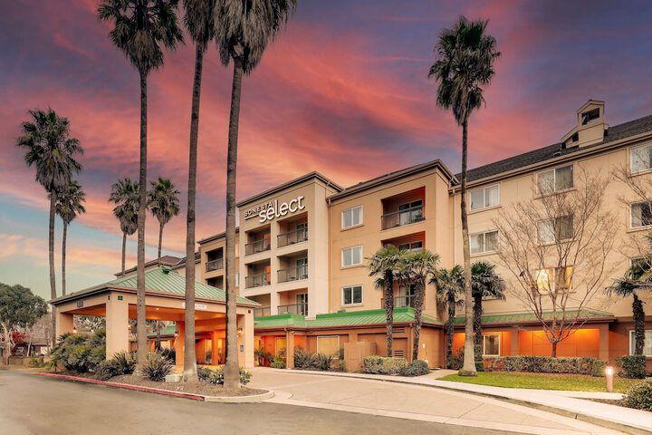 Hotel 5 of 81