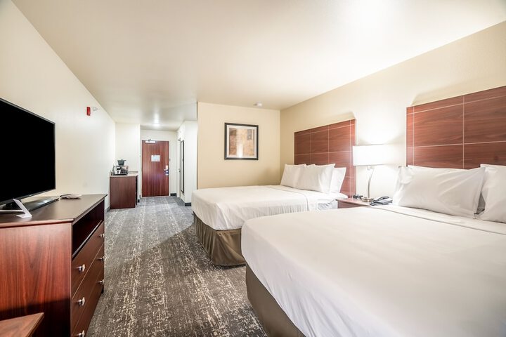 Room 26 of 33