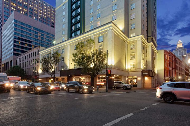 Hotel 5 of 65
