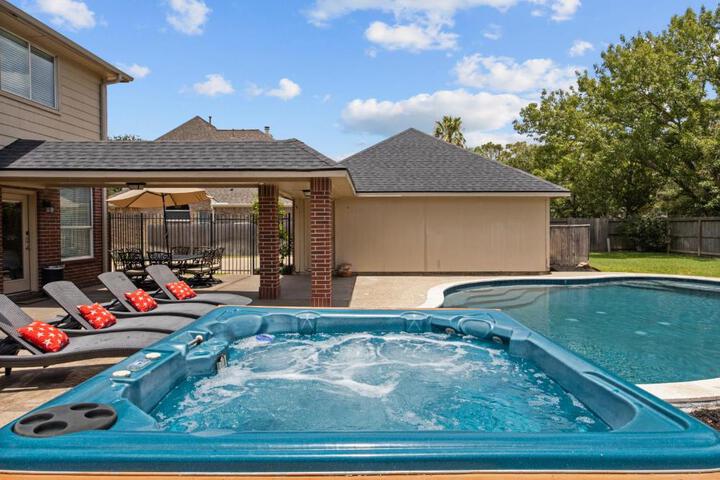 Upscale 4BR Cypress Home w Pool Hot Tub, Theater, Sleeps 20