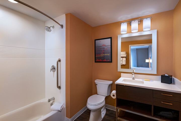 Room 15 of 25