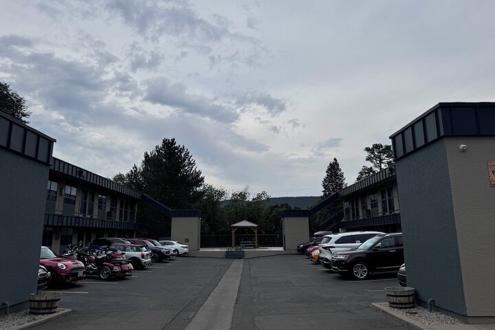 Hotel 7 of 53