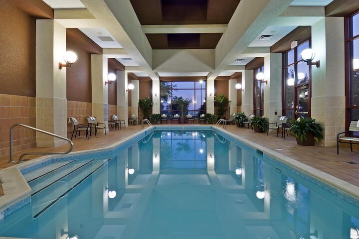 Embassy Suites by Hilton Lexington / UK Coldstream