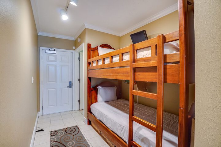 Room 30 of 69