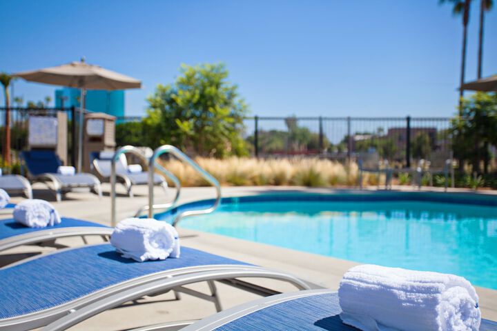 Holiday Inn Express & Suites Santa Ana - Orange County by IHG
