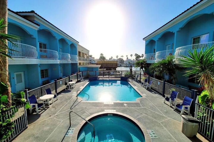 Pool 6 of 25
