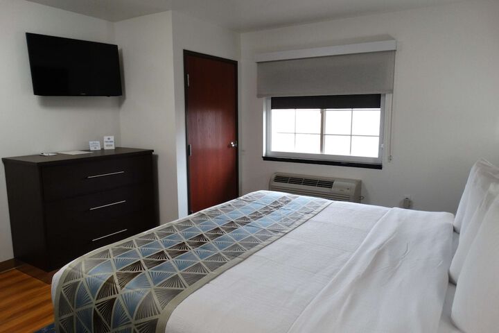 Room 32 of 40