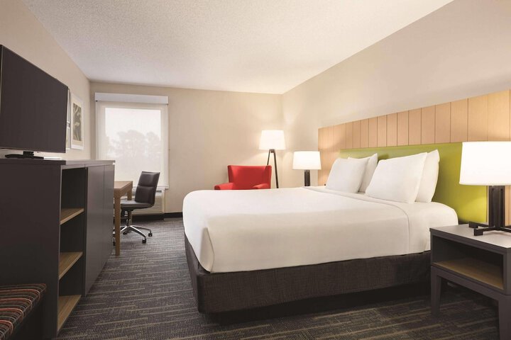 Country Inn & Suites by Radisson Dunn I-95
