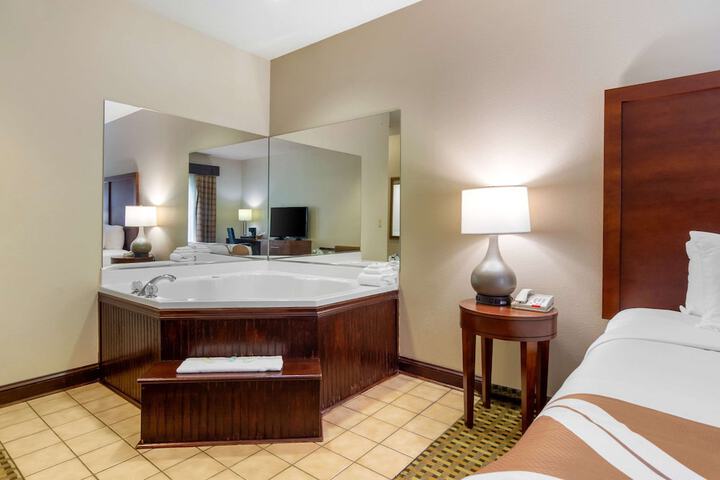 Room 12 of 17
