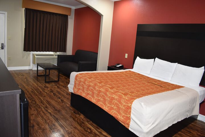 Room 12 of 26
