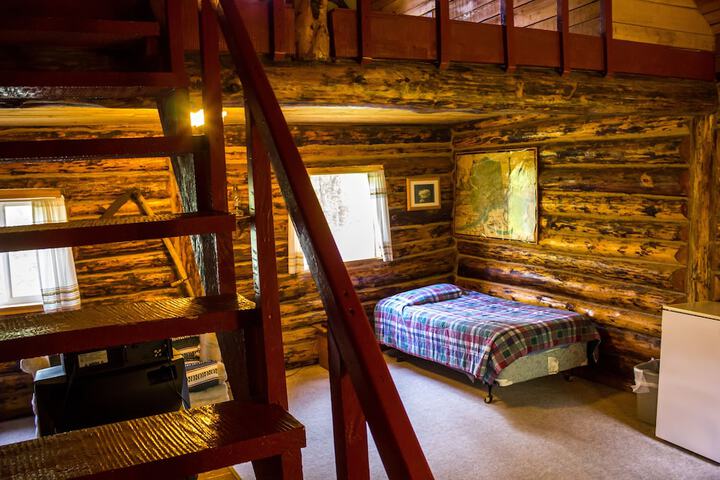 Midnight Sun Log Cabins