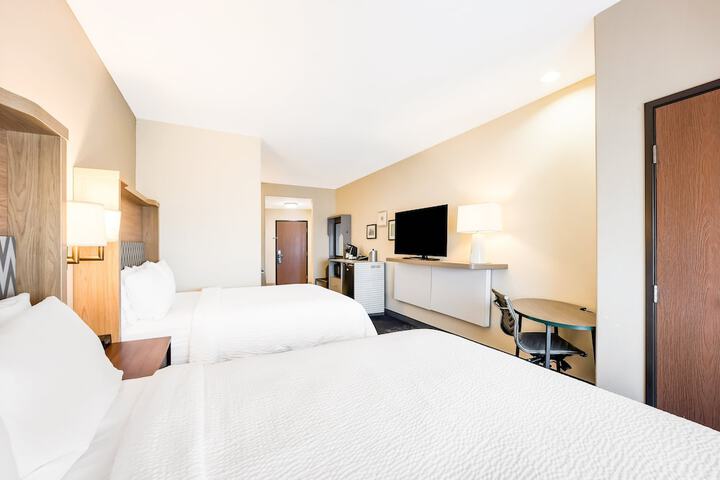 Room 25 of 38