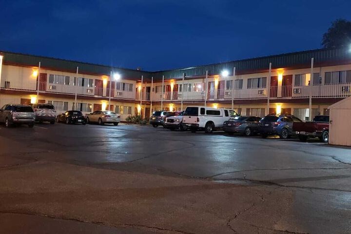 Stagecoach Motel