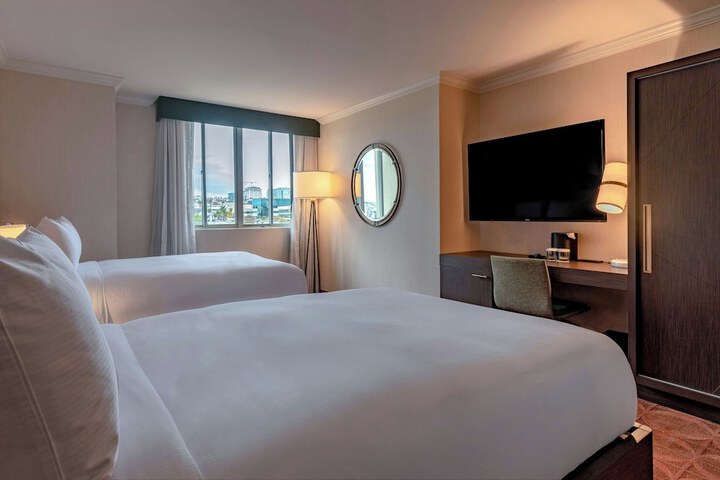 Room 25 of 52