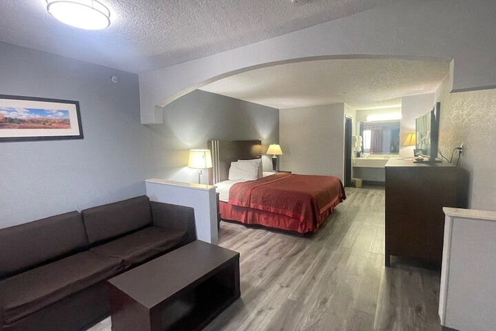 Room 9 of 22