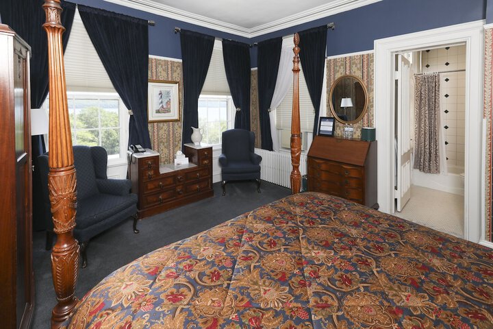 Room 80 of 116