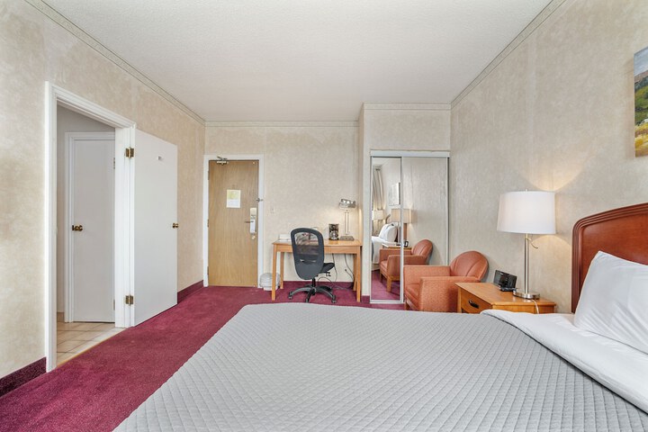 Room 52 of 68