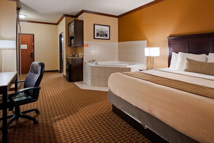 Room 27 of 32