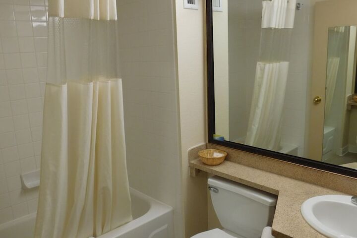 Room 9 of 43