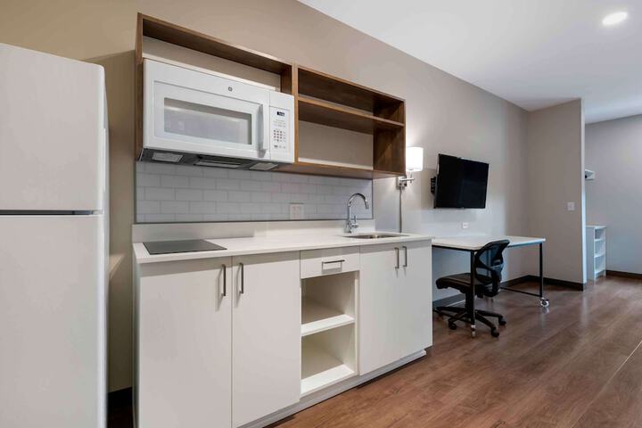 Room 9 of 37