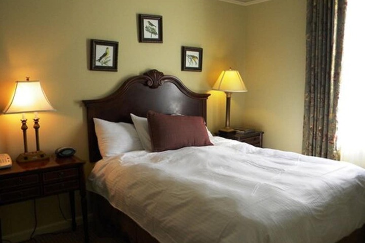 Room 6 of 60