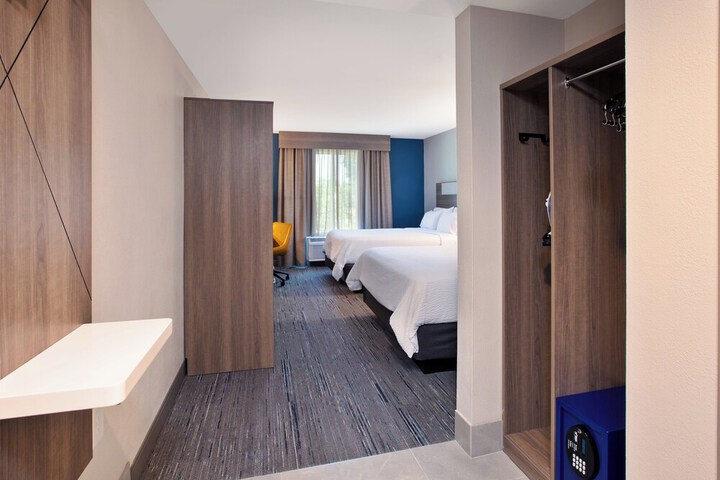Room 43 of 75
