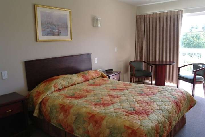 Room 7 of 25