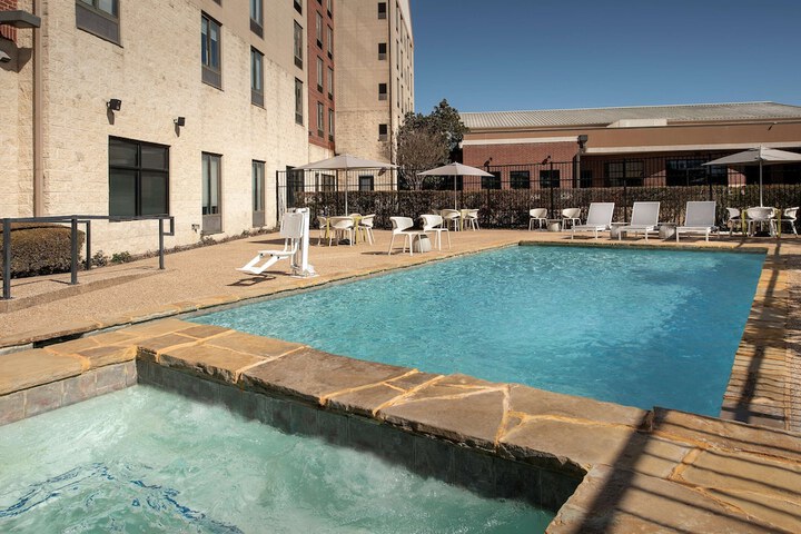 Hilton Garden Inn Dallas / Duncanville