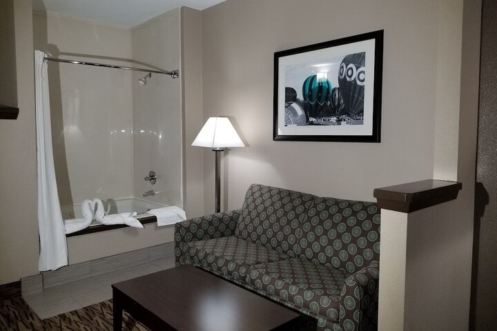 Room 35 of 73