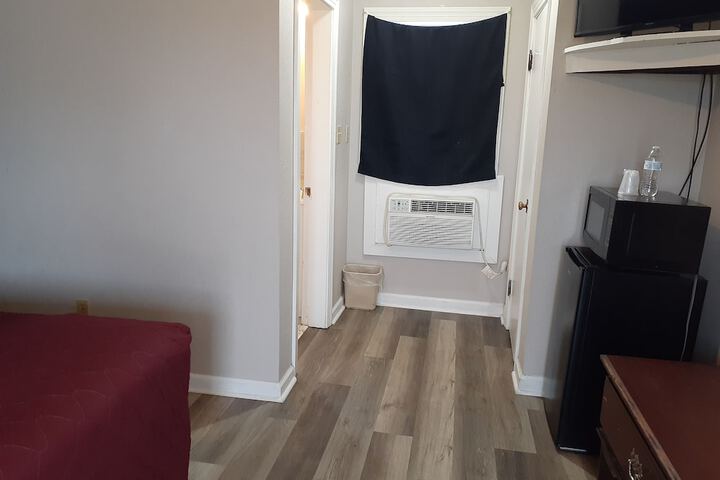 Room 17 of 35