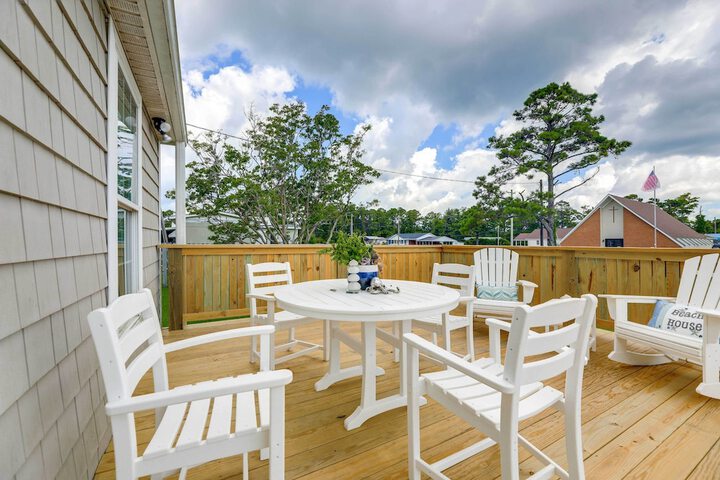 the Willowberry House With Deck & Grill!