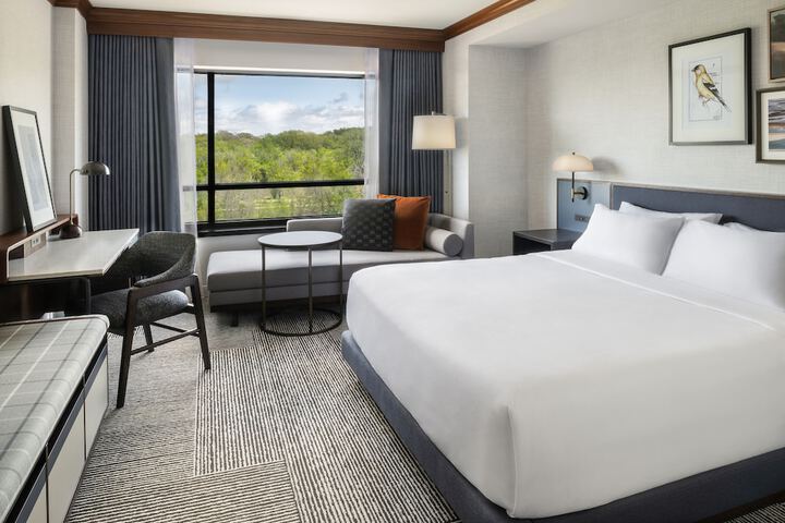 Room 34 of 100