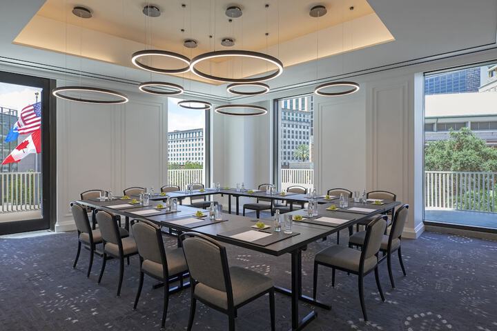 Four Seasons Hotel New Orleans