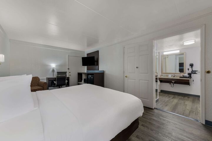 Room 14 of 39