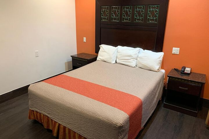 Room 33 of 35