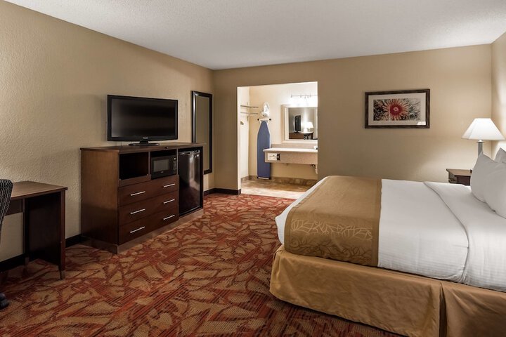 Room 18 of 25