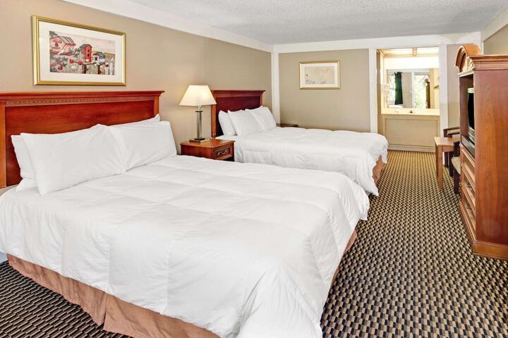 Room 8 of 19