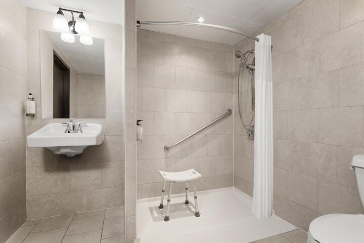 Aiden by Best Western Newark Airport