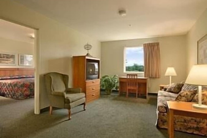 Super 8 by Wyndham Hagerstown / Halfway Area