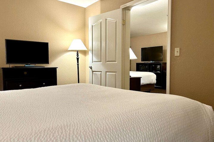 Room 36 of 47