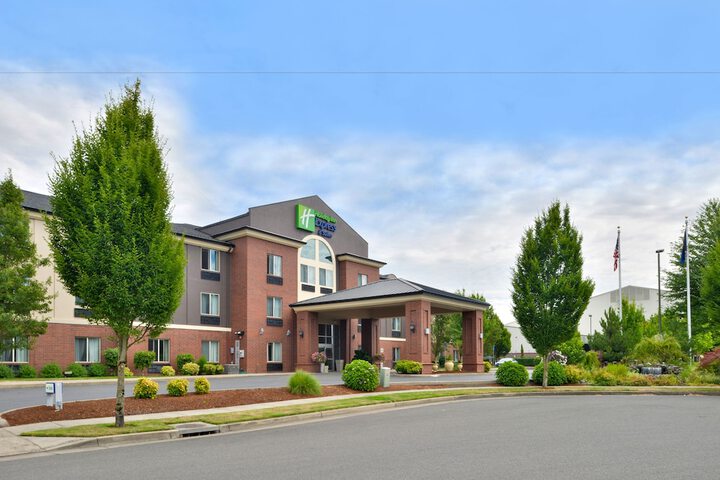Holiday Inn Express & Suites Albany by IHG