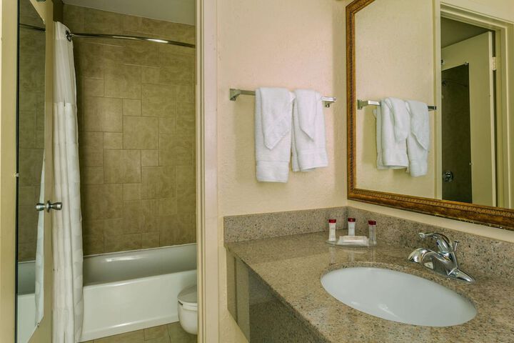 Room 7 of 16